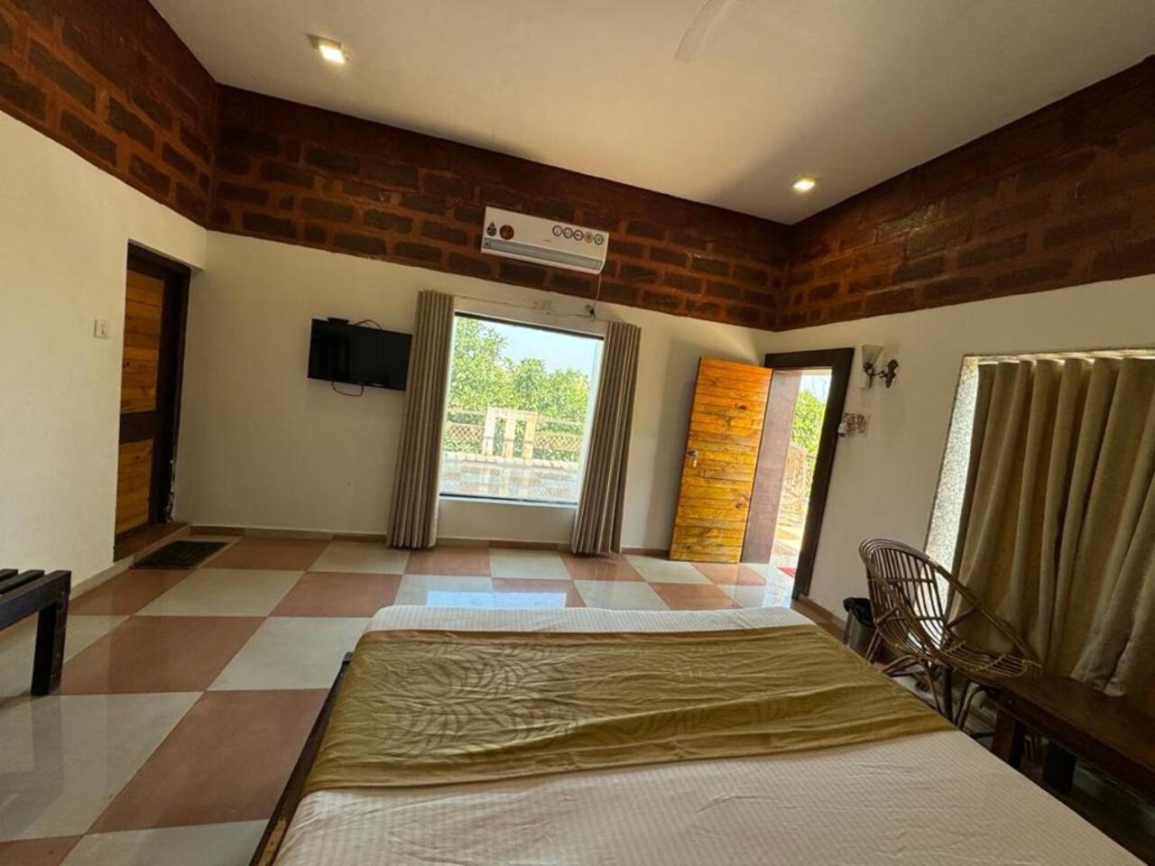 Gir Lions Paw Resort With Swimming Pool Sasan Gir Εξωτερικό φωτογραφία